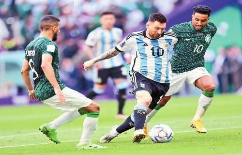 2025 赛季：中信兄弟队核心游击手江坤宇达成 CPBL 生涯第 500 次双杀策动纪录