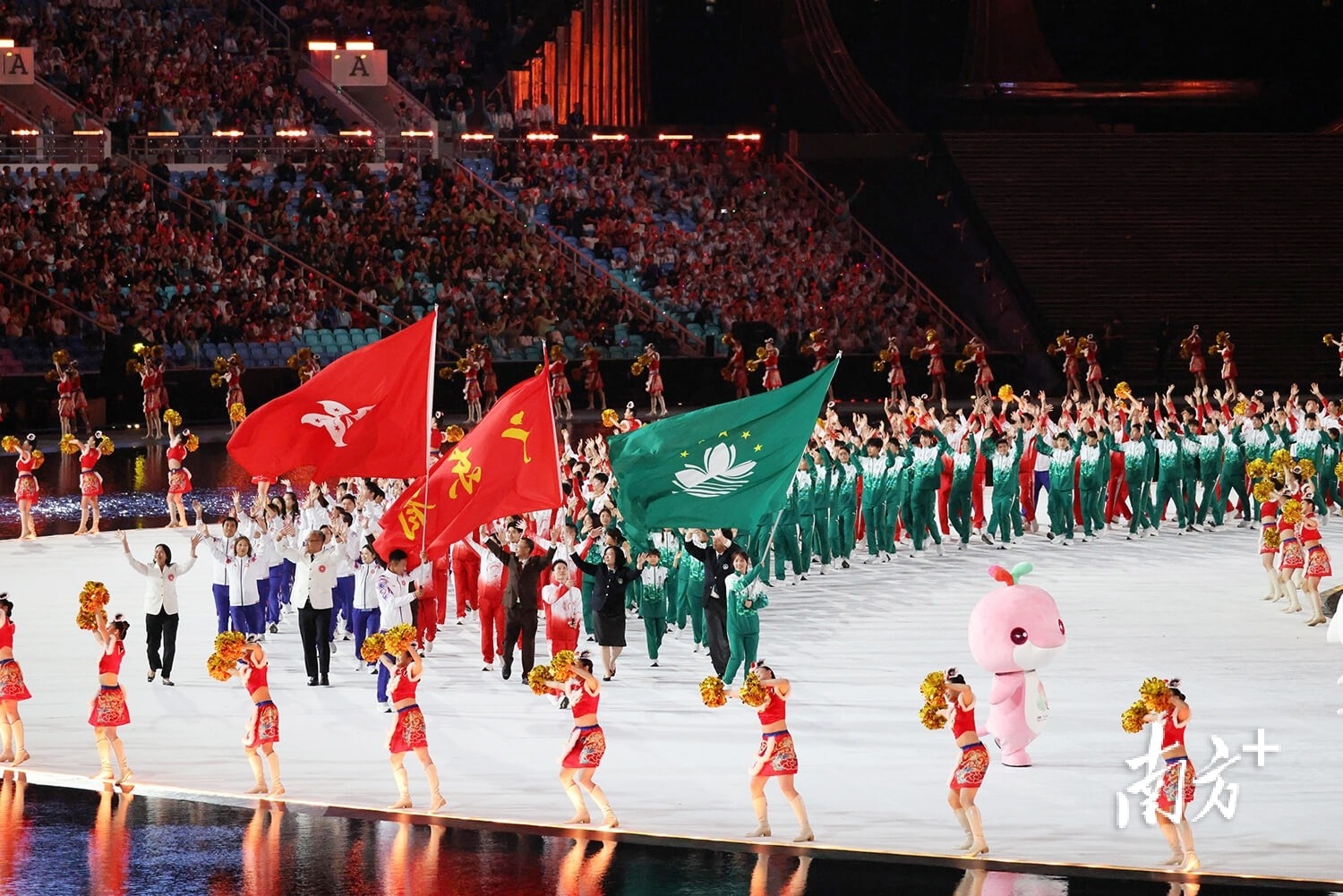 2015年：由于“盗取资料”指控，MLB调查红雀队对太空人数据库的入侵。